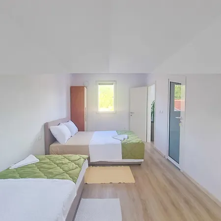 Natali Apartment *